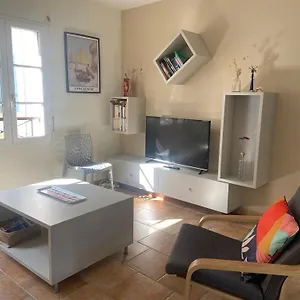 Hébergement de vacances Maison De Centre-ville Avec Grande Terrasse, Concarneau